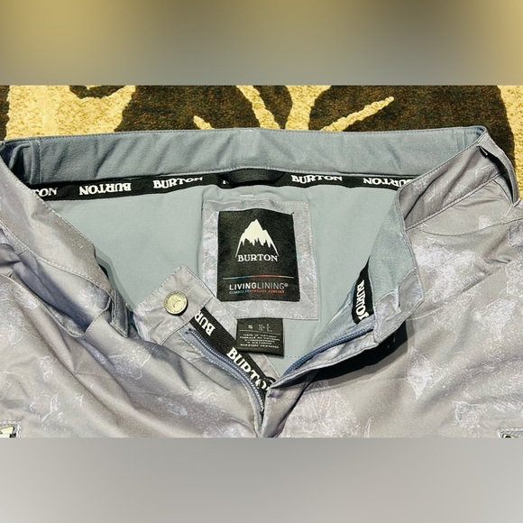 Like NEW, Burton womens snowboarding pants - Picture 3 of 5